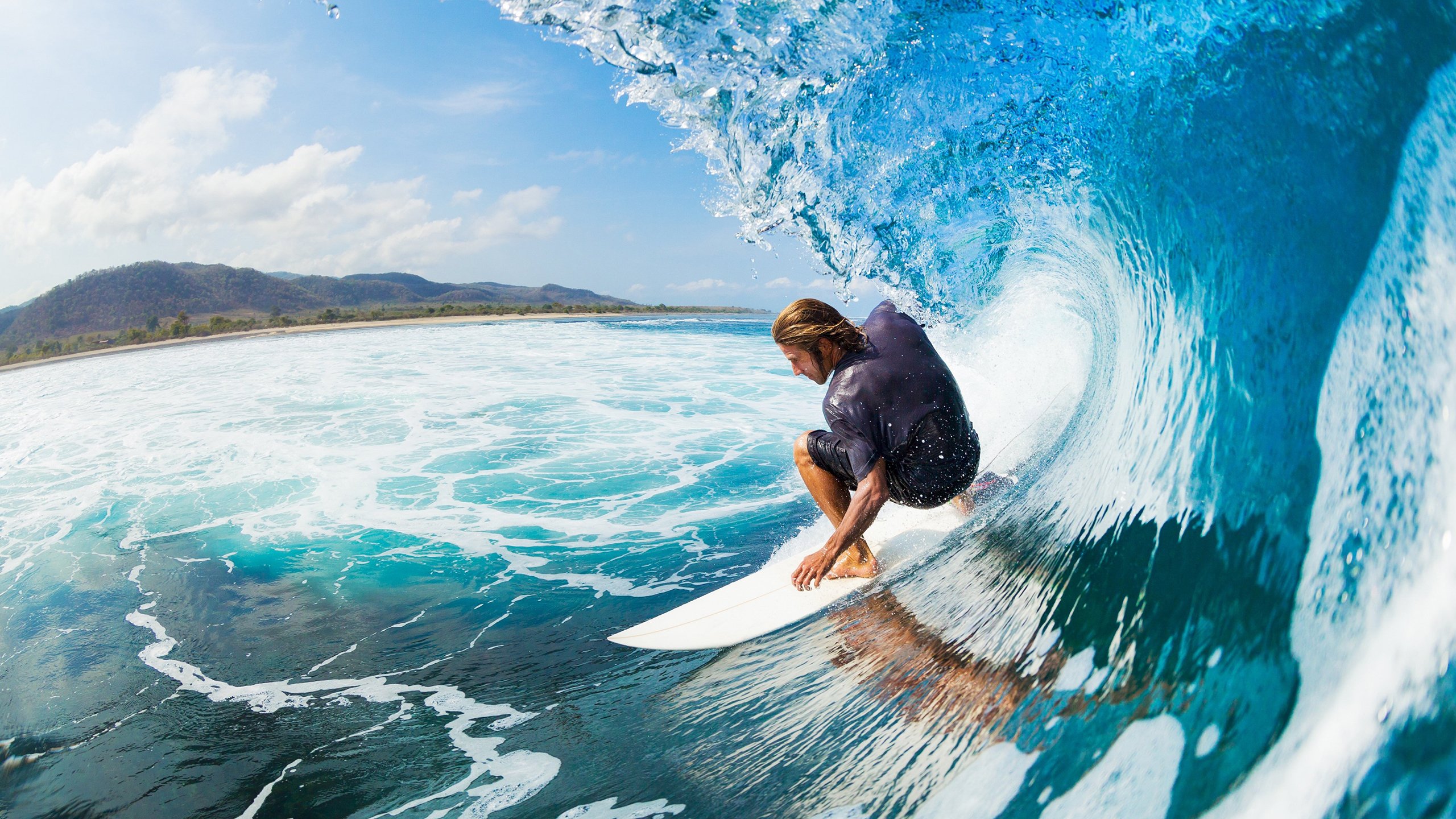 “中国足球协会推动职业联赛标准化”，中国足球协会会标